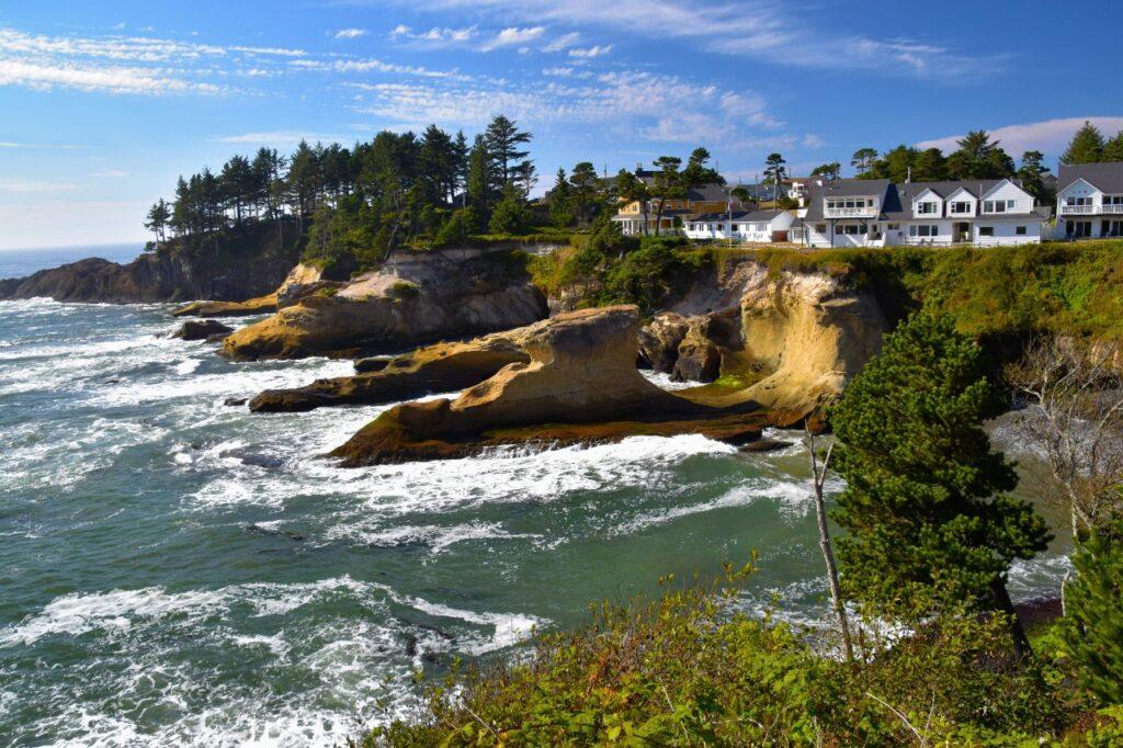 Hotel sitting on cliffs on the Oregon Coast.
